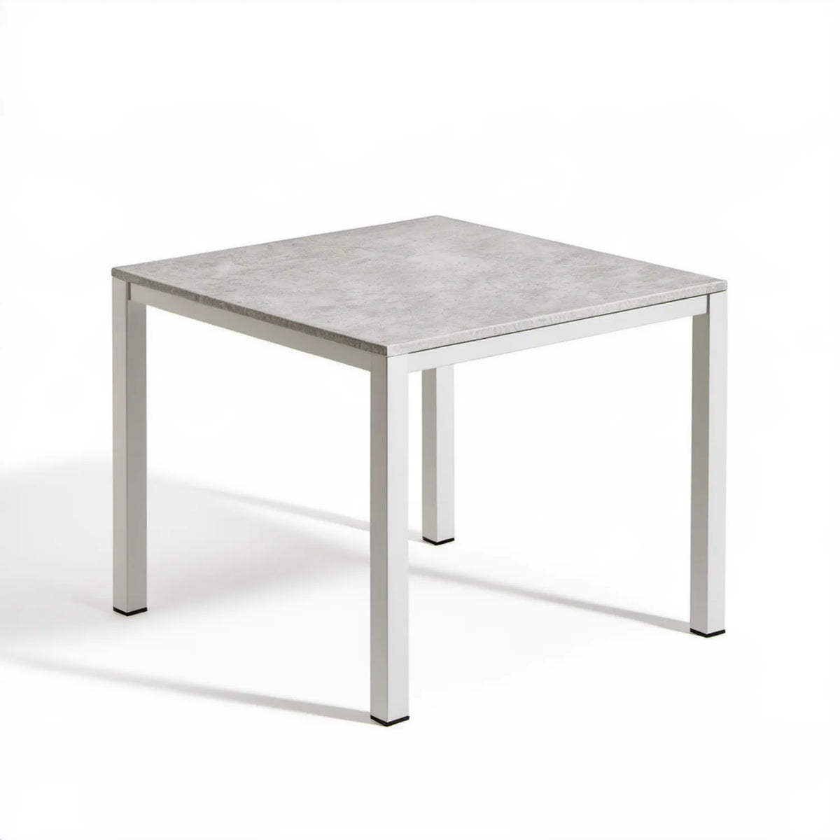 Kwadratowy stół 80 x 80 x 75 cm z blatem MDF w kolorze jasnego betonu i białą stalową podstawą