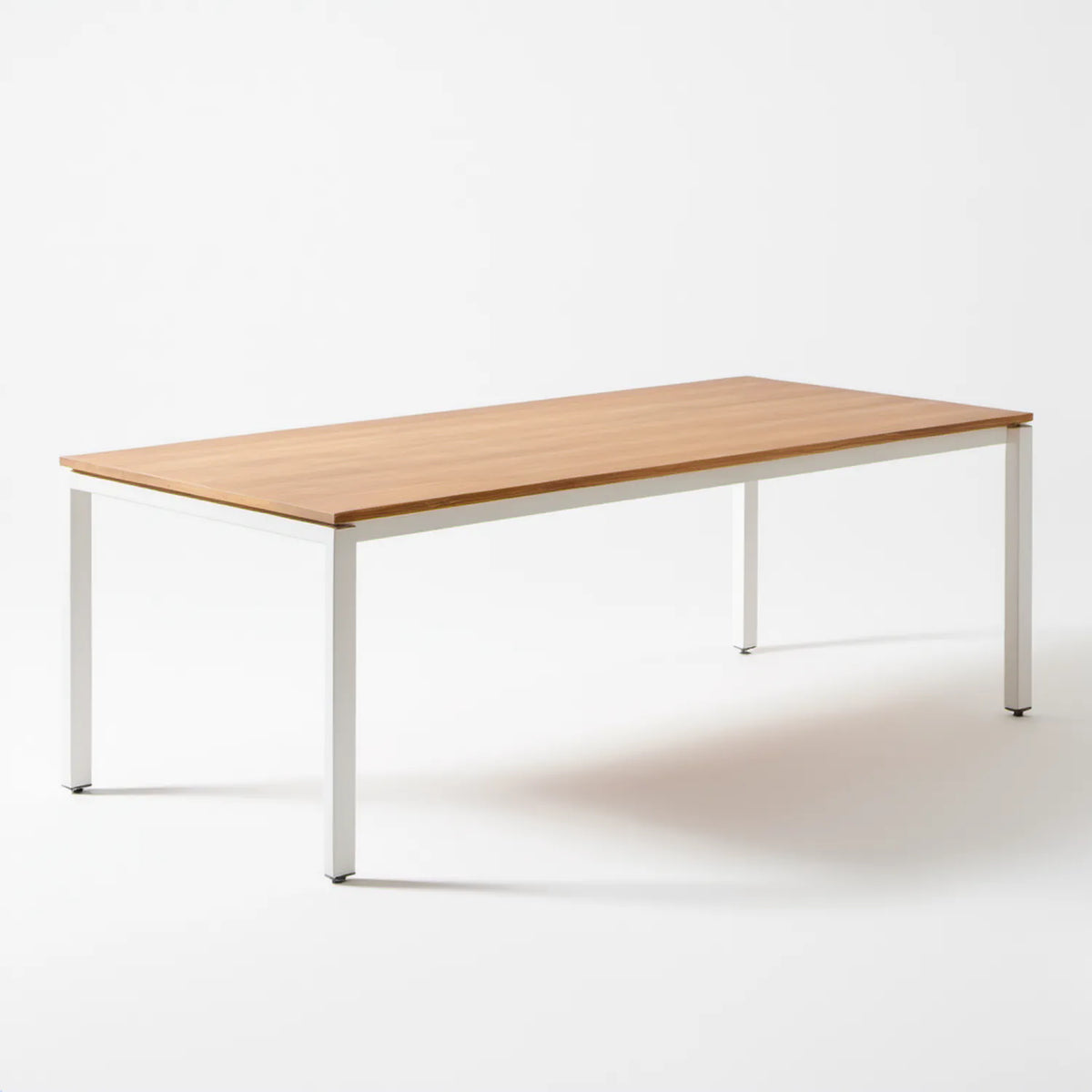 Prostokątny stół jadalniany z blatem MDF w dekorze dębu i białymi stalowymi nogami 160 × 80 × 75 cm